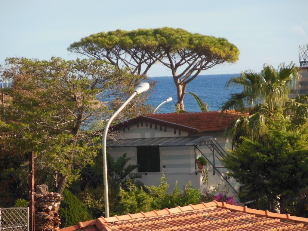 Casa Lunastella Locazione Turistica มอนเดลโล ภายนอก รูปภาพ